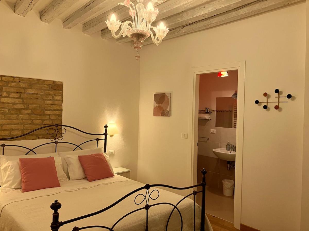 B&B Residenza Corte Antica เวนิส ภายนอก รูปภาพ